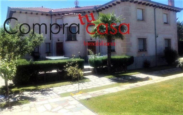 Chalet en venta en Navas de Ríofrío, Las navillas photo 0