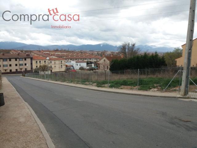 Terreno en venta en La Lastrilla, En el pueblo photo 0