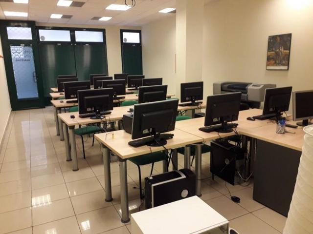 Local comercial en venta en Segovia, Universidad photo 0