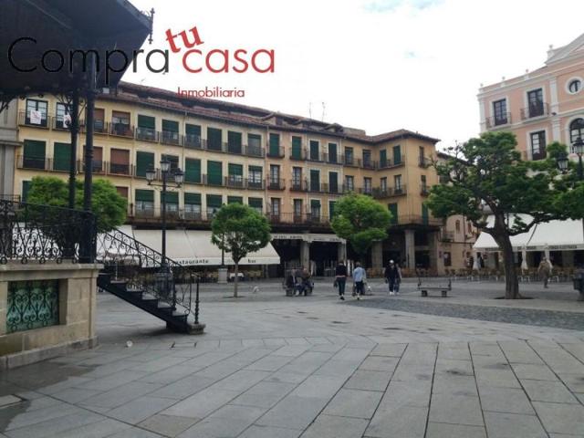 Edificio en venta en Segovia, Casco antiguo photo 0