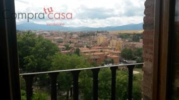 Edificio en venta en Segovia, Casco antiguo photo 0