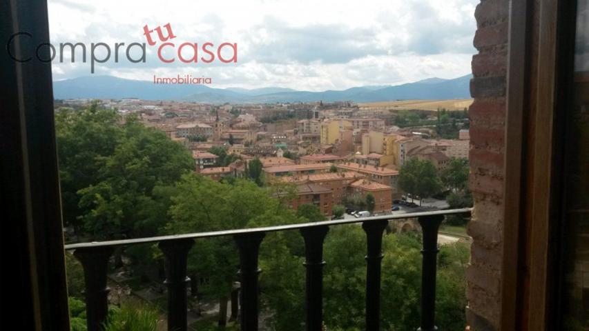Edificio en venta en Segovia, Casco antiguo photo 0