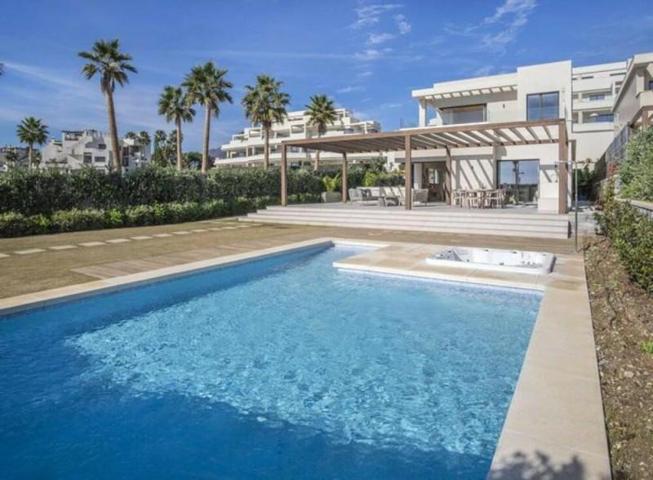 Chalet en venta en Estepona, Estepona East - Velaya photo 0