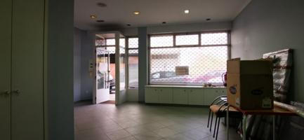 Local comercial en venta en Laracha, Centro photo 0