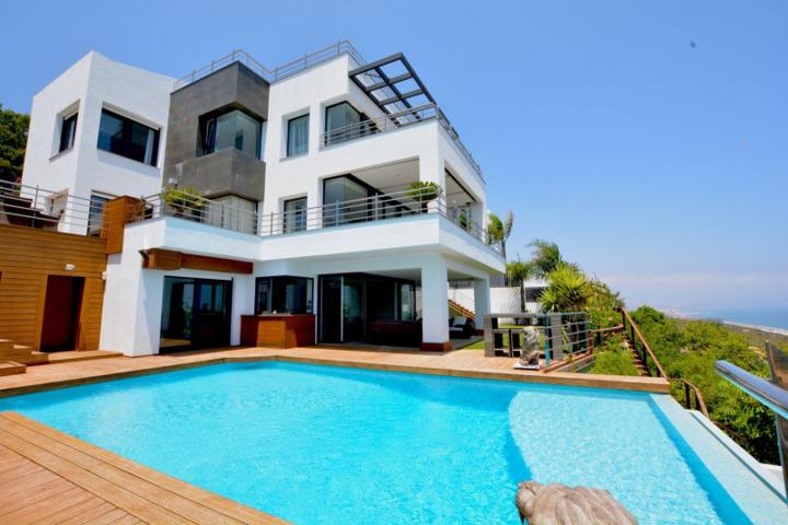 Chalet en venta en Manilva, Costa del Sol Occidental - Área de Estepona photo 0