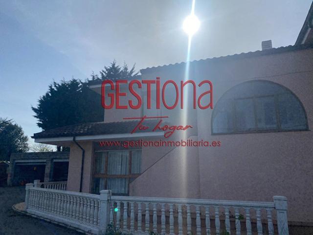 Casa en venta en Arnuero, Castillo photo 0