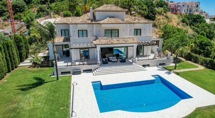 Chalet en venta en Benahavís, Costa del Sol Occidental-Área de Marbella photo 0