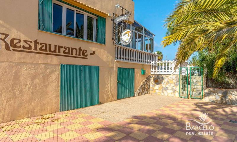 Local comercial en venta en Torrevieja, Torrevieja photo 0