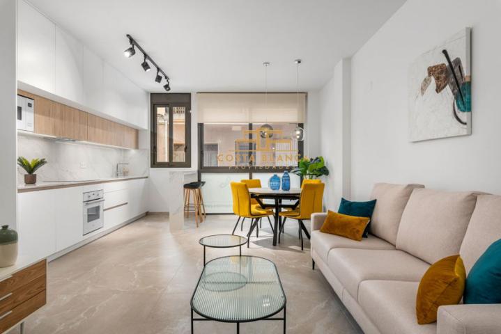 Apartamento en venta en Torrevieja, Playas photo 0