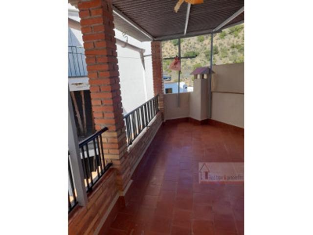 Casas de pueblo en venta en Tolox photo 0