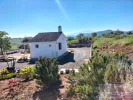 Casa con terreno en venta en Alozaina photo 0