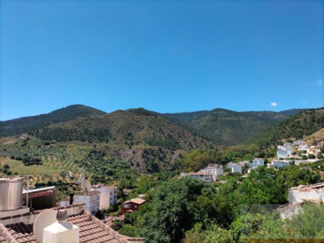 Casas de pueblo en venta en Tolox photo 0