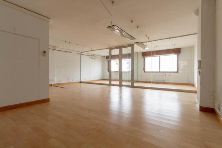 Oficina en venta en Bilbao, Indautxu photo 0