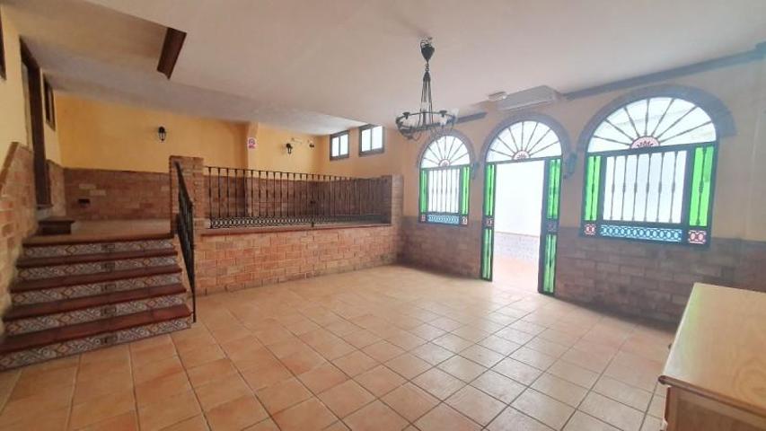 Local comercial en venta en Villamartín, Centro photo 0
