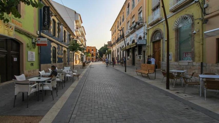 Local comercial en alquiler en Denia photo 0