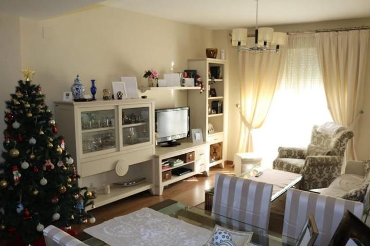 Piso en venta en Almendralejo, Santiago - Colegio San Francisco photo 0