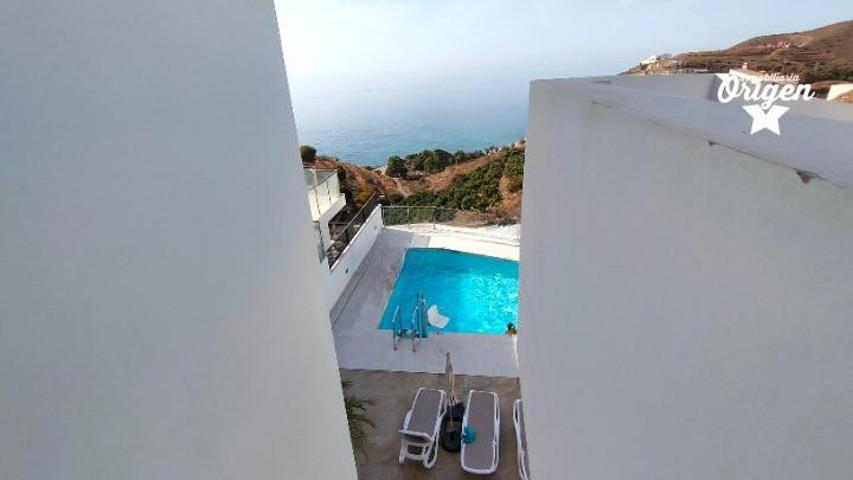 Piso en venta en Nerja photo 0