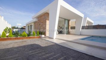 Chalet en venta en Torrevieja, TORRETA FLORIDA photo 0