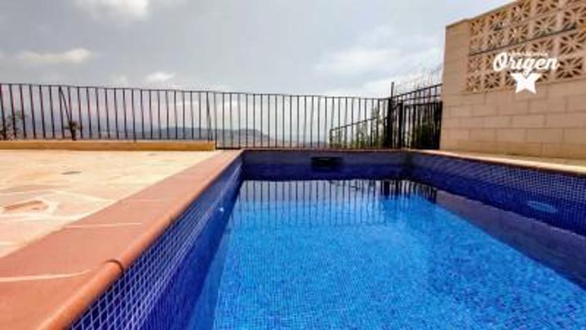 Casa en venta en Almuñécar photo 0