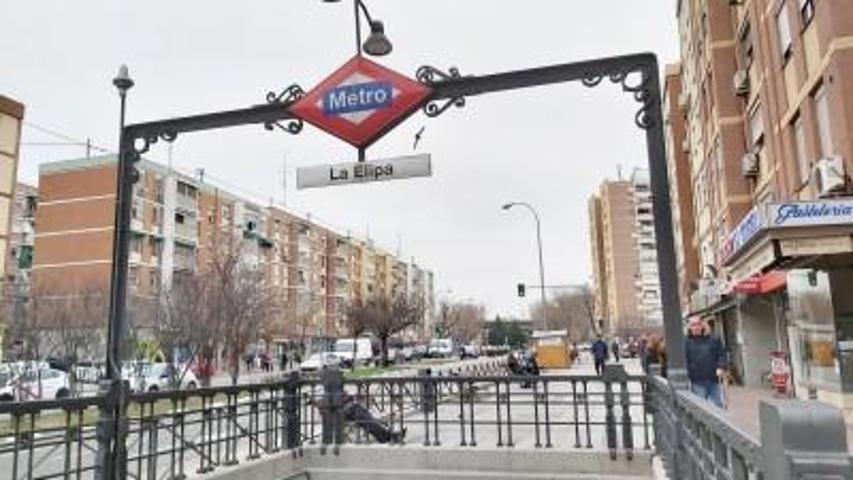 Local comercial en venta en Madrid, Ventas, La Elipa photo 0