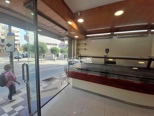 Local comercial en alquiler en Blanes photo 0