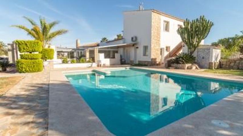 Chalet en venta en Denia, MON MITAD photo 0