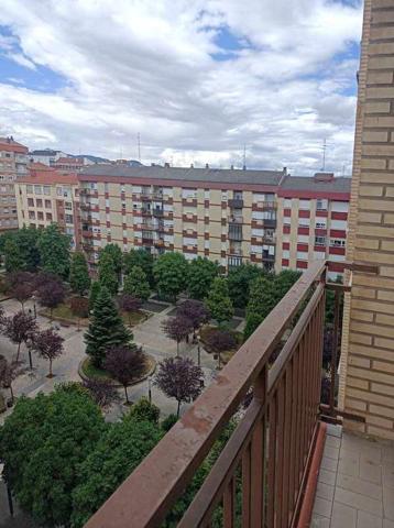 Apartamento en venta en Vitoria-Gasteiz, Judizmendi photo 0