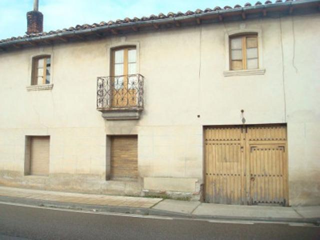 Casa en venta en Soto y Amío, Canales photo 0
