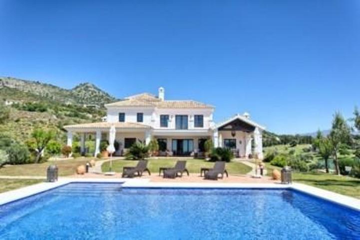 Chalet en venta en Benahavís, Costa del Sol Occidental-Área de Marbella photo 0