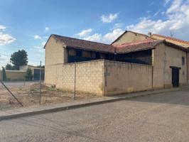 Casa en venta en Villaturiel, Marne photo 0