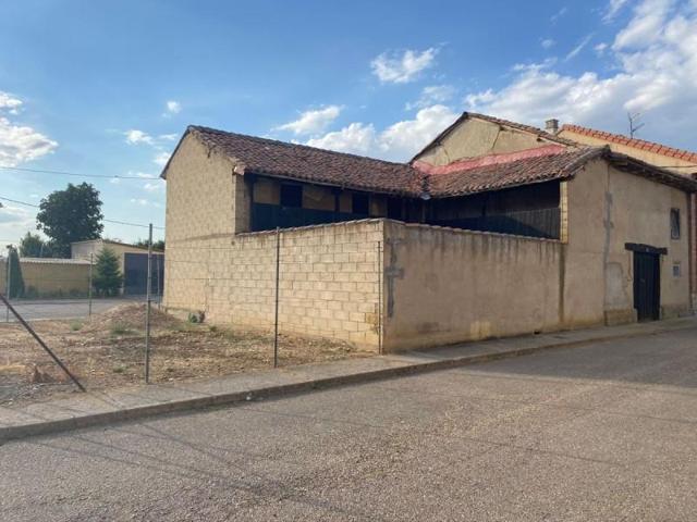 Casa en venta en Villaturiel, Marne photo 0