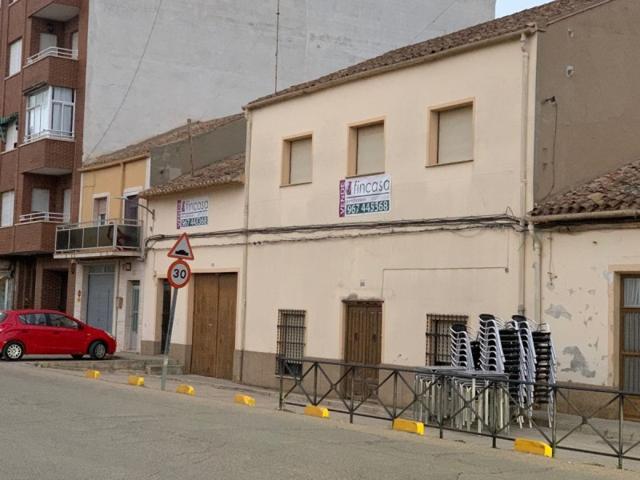 Terreno en venta en La Roda, Avda. Juan Garcia y Gonzalez photo 0