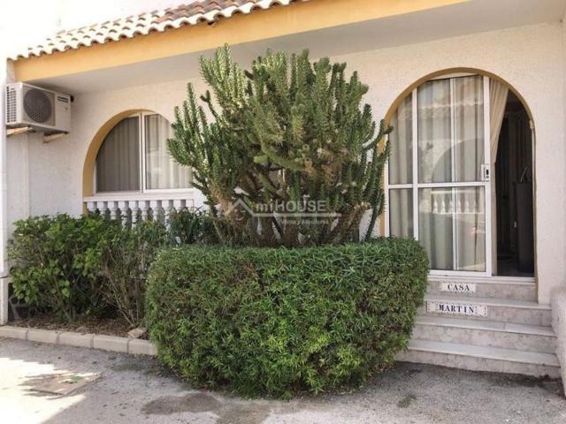 Bungalow en venta en Guardamar del Segura, Urbanizaciones photo 0