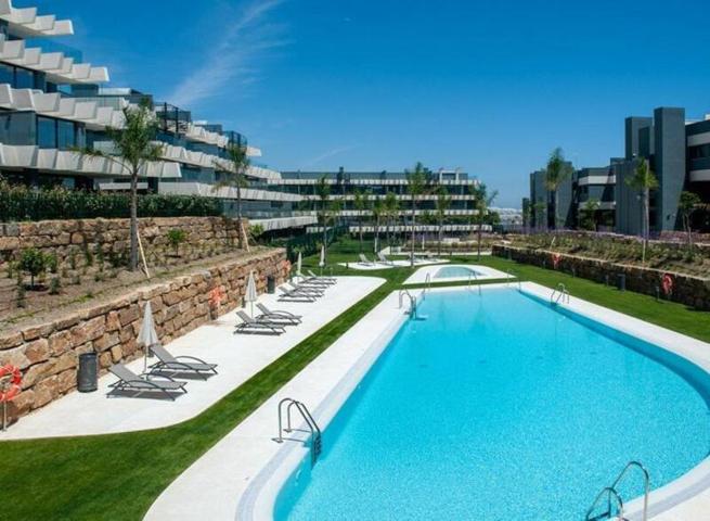 Apartamento en venta en Estepona, Oasis325 photo 0