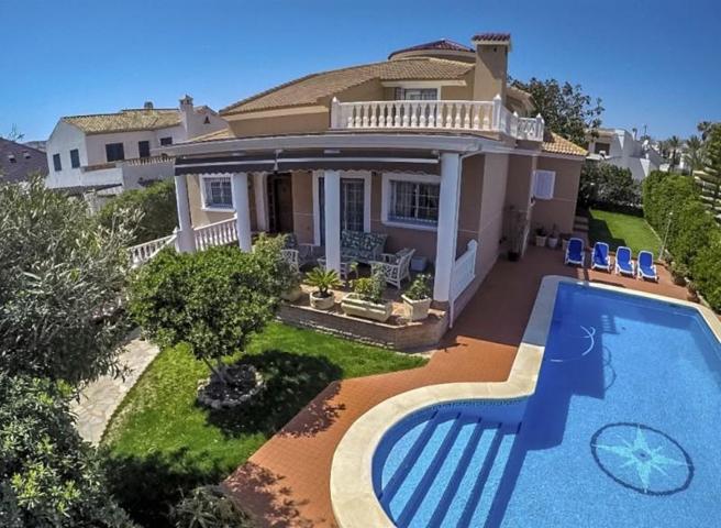 Chalet en venta en Torrevieja, Torre la mata photo 0