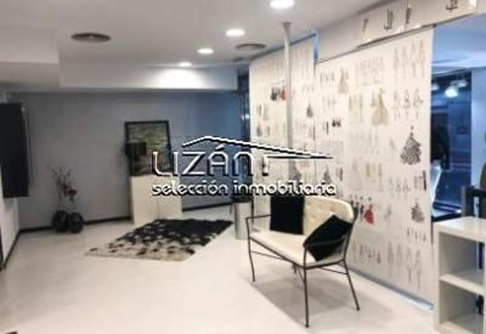 Local comercial en venta en Oviedo, Oviedo photo 0