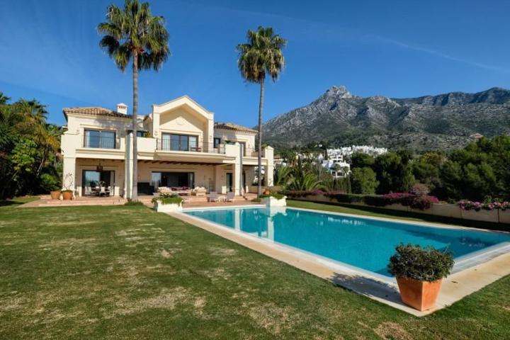 Chalet en venta en Marbella, Costa del Sol Occidental-Área de Marbella photo 0