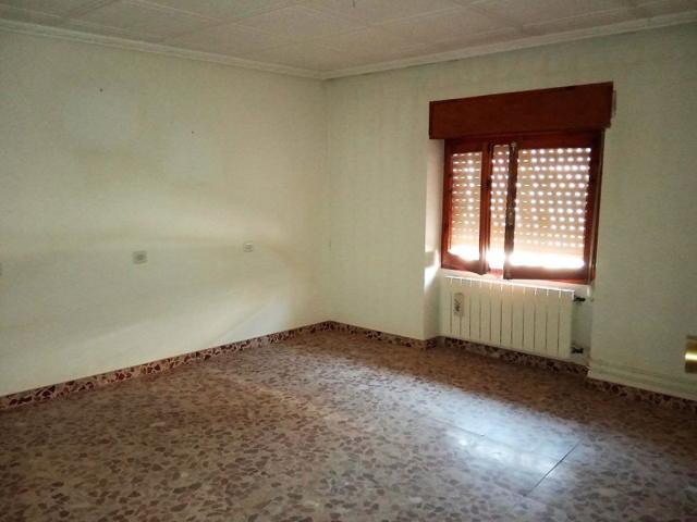 Casa en venta en La Roda, Bascula photo 0