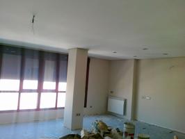 Piso en venta en La Roda, Paseo de la Estacion photo 0