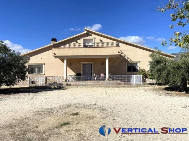 Chalet en venta en Caudete, San Vicente photo 0