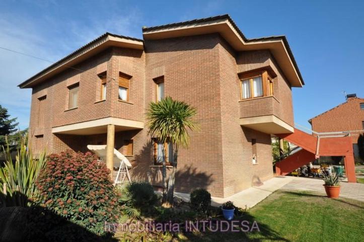 Chalet en venta en Castejón, Avenida Padre Ubillos, 31590 photo 0