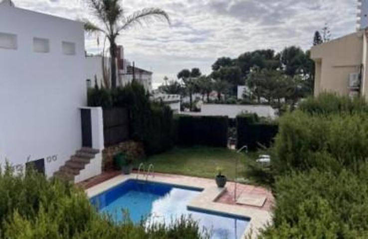 Chalet en venta en Marbella, Nueva Andalucia photo 0