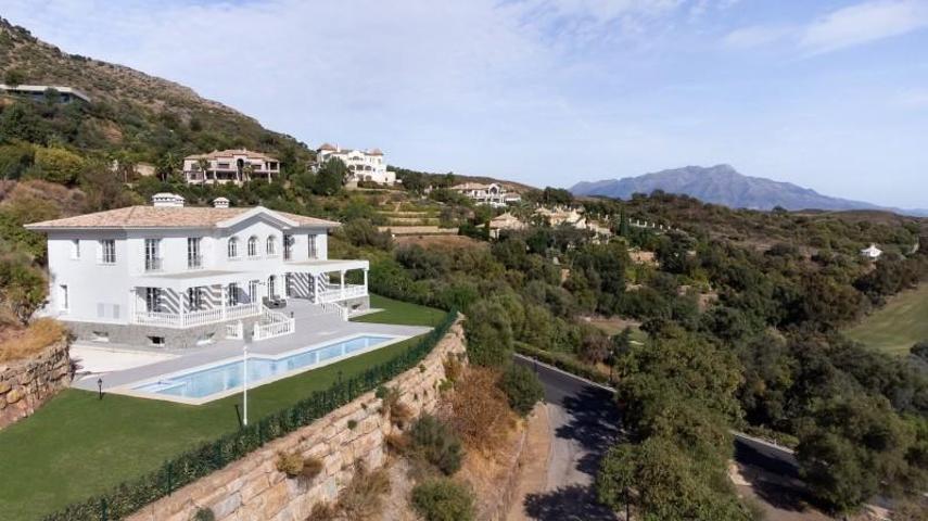 Chalet en venta en Benahavís, Costa del Sol Occidental-Área de Marbella photo 0