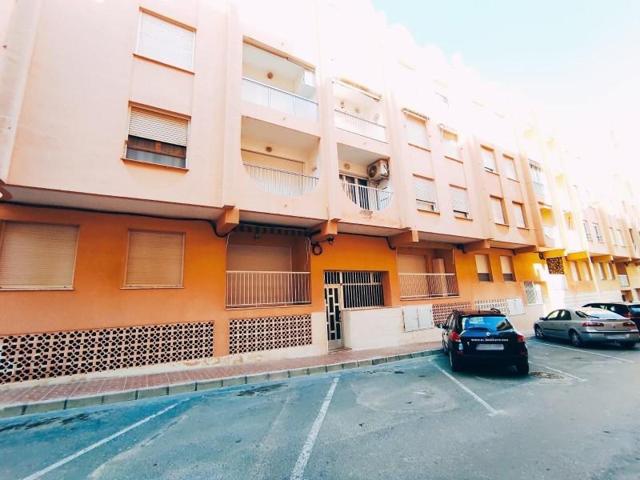 Apartamento en venta en Guardamar del Segura, Playa photo 0