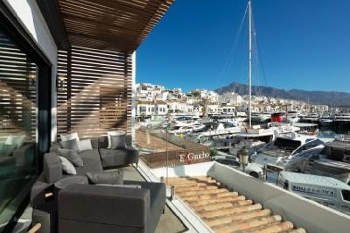 Apartamento en venta en Marbella, Marbella - Puerto Banus photo 0