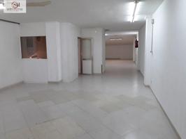 Local comercial en venta en El Vendrell, Centro photo 0