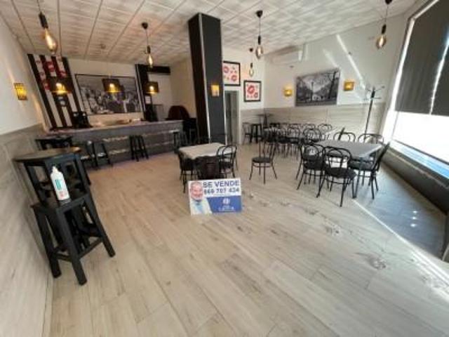 Local comercial en venta en Camas, Centro - Camas photo 0