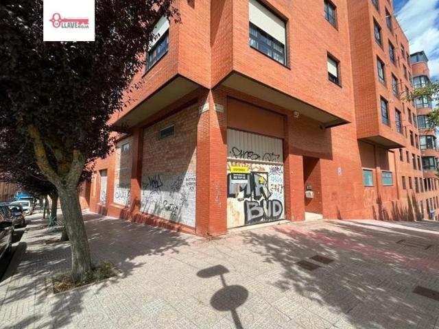 Local comercial en venta en Burgos, Zona sur photo 0