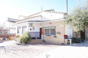 Casa en venta en Llorenç del Penedès, Priorat de banyeres photo 0