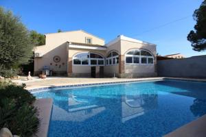 Chalet en venta en Serra, URB PORTACOELI photo 0